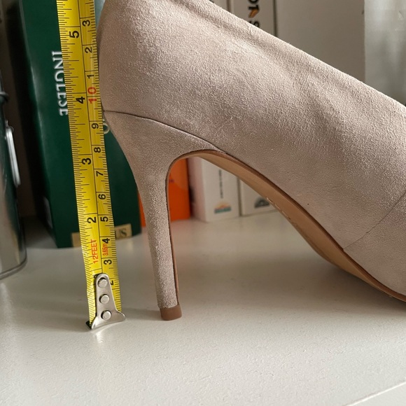 Vince Camuto Ankia Suede Pump - Picture 12 of 12